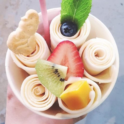 (mock-up account for MKT class) Rolled ice cream made with local ingredients of the island. We care about the environment, design and a good atmosphere 🌴
