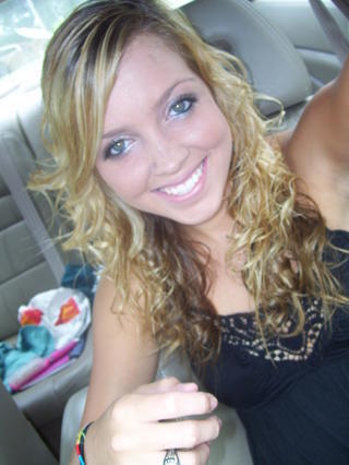 computerjunkie's profile picture. Hi I'm Krystal! I'm a closet nerd and entrepreneur (but sshh don't tell anybody!) I love summer, the beach, acoustic music and good food ;)