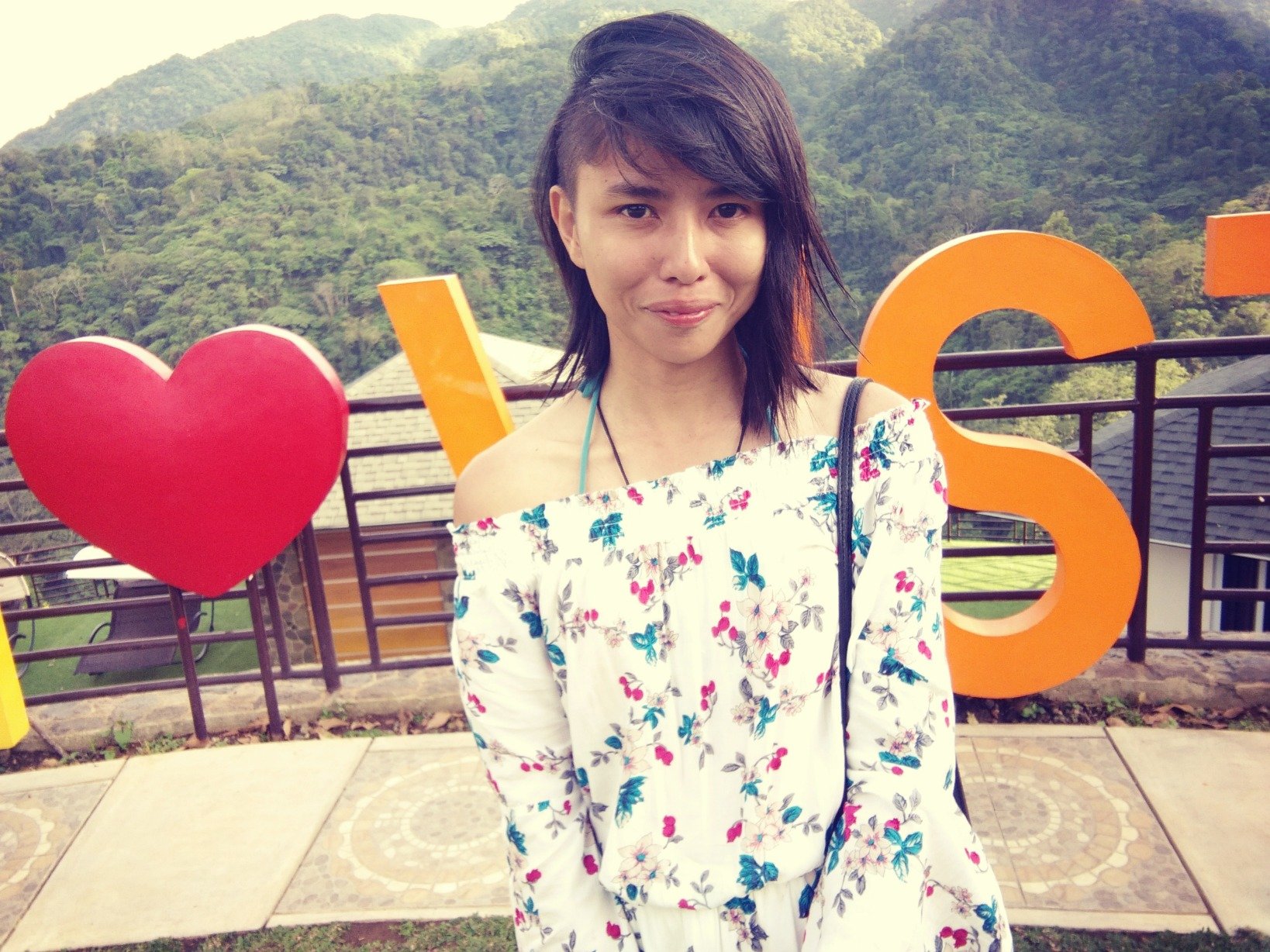 CarmzyLim's profile picture. Like me or not, I'm beautiful and awesome!