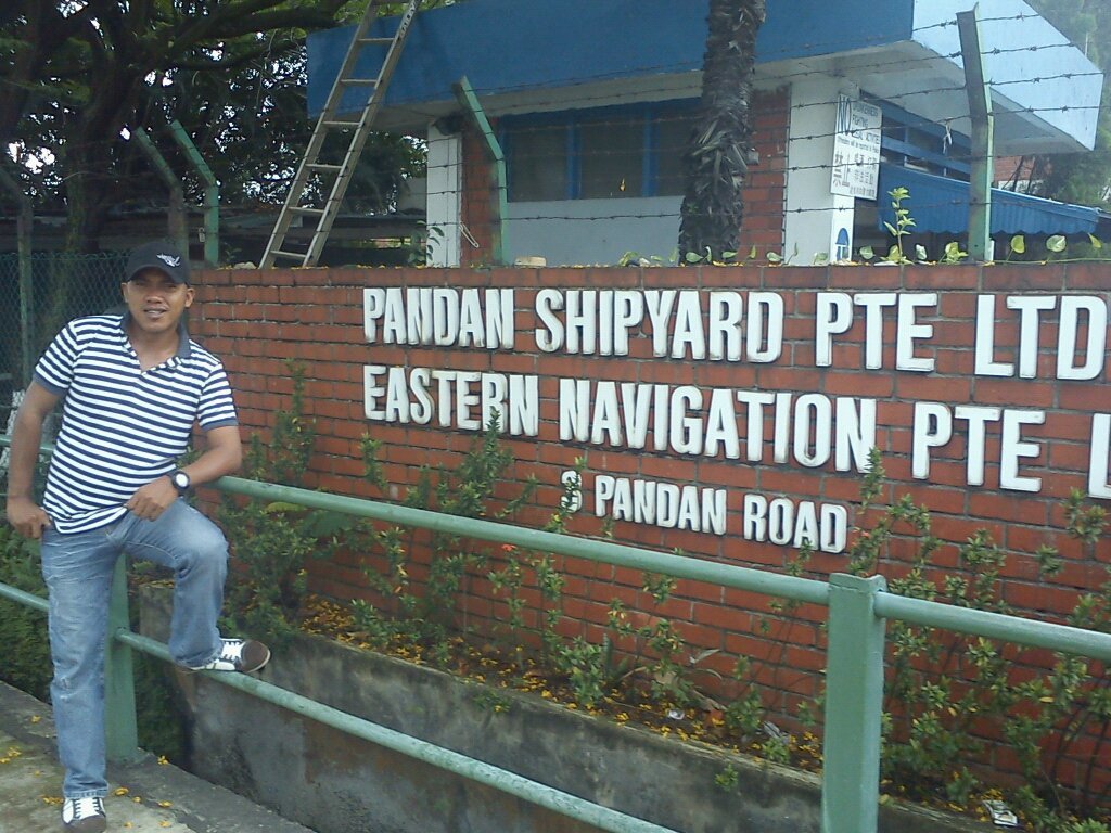 realsteeev's profile picture. 