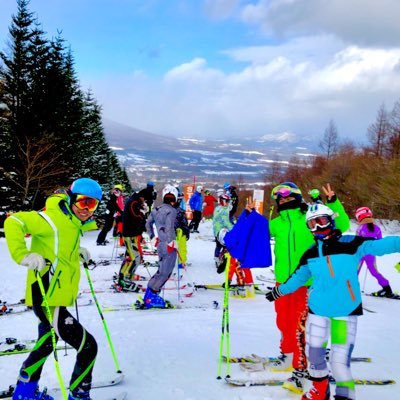 北里大学体育会スキー部です！⛷月・木の18時から総合体育館で活動してます！今年も楽しいイベントもりだくさんです！！✨初心者大歓迎！！学年問わず部員大募集中です！質問などはDMやリプで気軽にお尋ねください！！薬連に所属してます。 相模原・白金・十和田キャンパス #春から北里