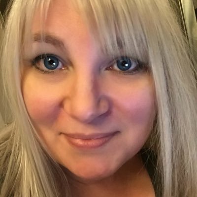 akadeana's profile picture. Digital Asset Management | Brand Design | Omni Channel Experience | Experience Design Enthusiast | HGTV Fan-a-maniac