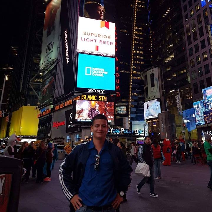 Negocios de Internet, Marketing Digital entre otras cosas.