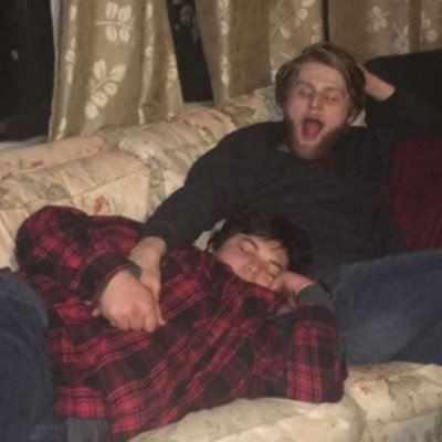 Qawzz's profile picture. Terminally chill.