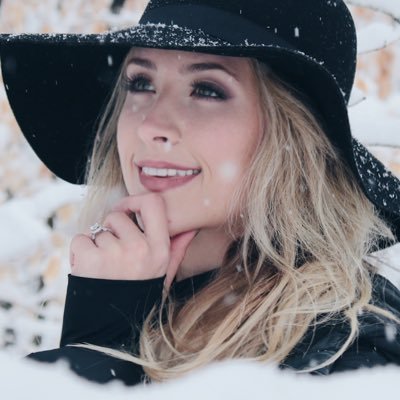 Blogger + Beautycounter + student + future wifey + lover of people + lover of the one who made those people. I could eat Tex-mex for days and be just fine.