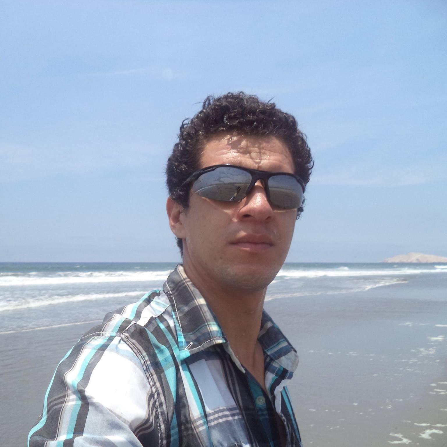 Ingeniería civil, literatura, política.
Las personas solemos tener una opinión demasiado buena de nosotros mismo. Es nuestra debilidad.
