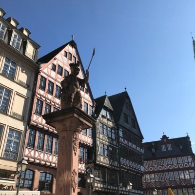 Tweeting and retweeting videos about Frankfurt am Main - Videomaker