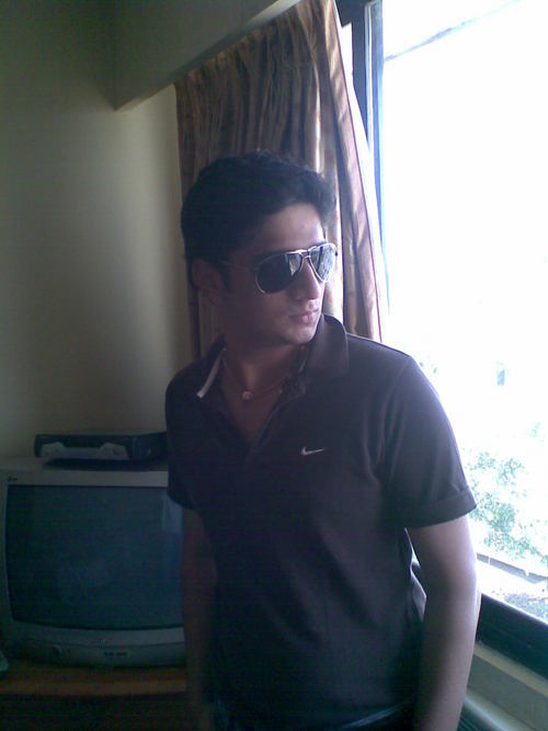 rohanpdesai's profile picture. A WieRdooo....