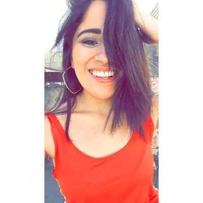 amo el arte! actuar bailar y cantar es lo que más apasiona. divertida amo hacer reír a la gente