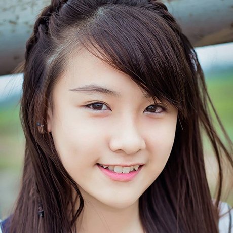 Trần Mỹ Uyên - Nhân viên Marketing thời trang - Công ty cổ phần thời trang phong cách trẻ ARISLE