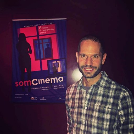 Robert4aDream's profile picture. Docent de cicles formatius d'informàtica, enginyer, dissenyador, webmaster i cineasta apassionat que busca productor/a