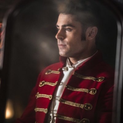 “The runaways are running the night..” ||RP Account|| Playwright turned Ringmaster. Ran away and joined the Circus. With @WhatIsYourAct ||18+, #hannahlilibet 🎩