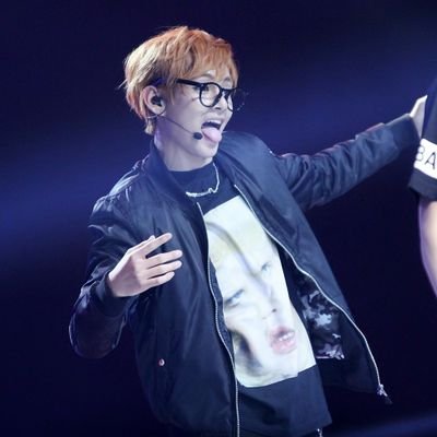 КАК И ВСЕ К-ПОПЕР 😎
HERKES GIBI K-POPUM 😎
Смотрю дорамы
Слушаю больше всего BTS, EXO, и многие другие группы. 
как 6-7 месяцев в к-поп.
