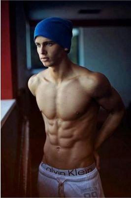 BhzRodrigo's profile picture. 👬 (isn't me in this pic)