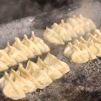 ひろたか ラッキー餃子センター (@y0krb5) 's Twitter Profile