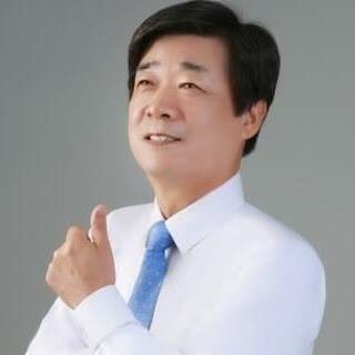 전북교육감! 이제는 이재경으로! /고사하는 전북교육을 확실히 살려놓겠습니다. / 전)전주교육지청 교육장/ 전)전북교육연수원장/ 전)전라고, 전북사대부고, 부안고 교장 등 교직 38년