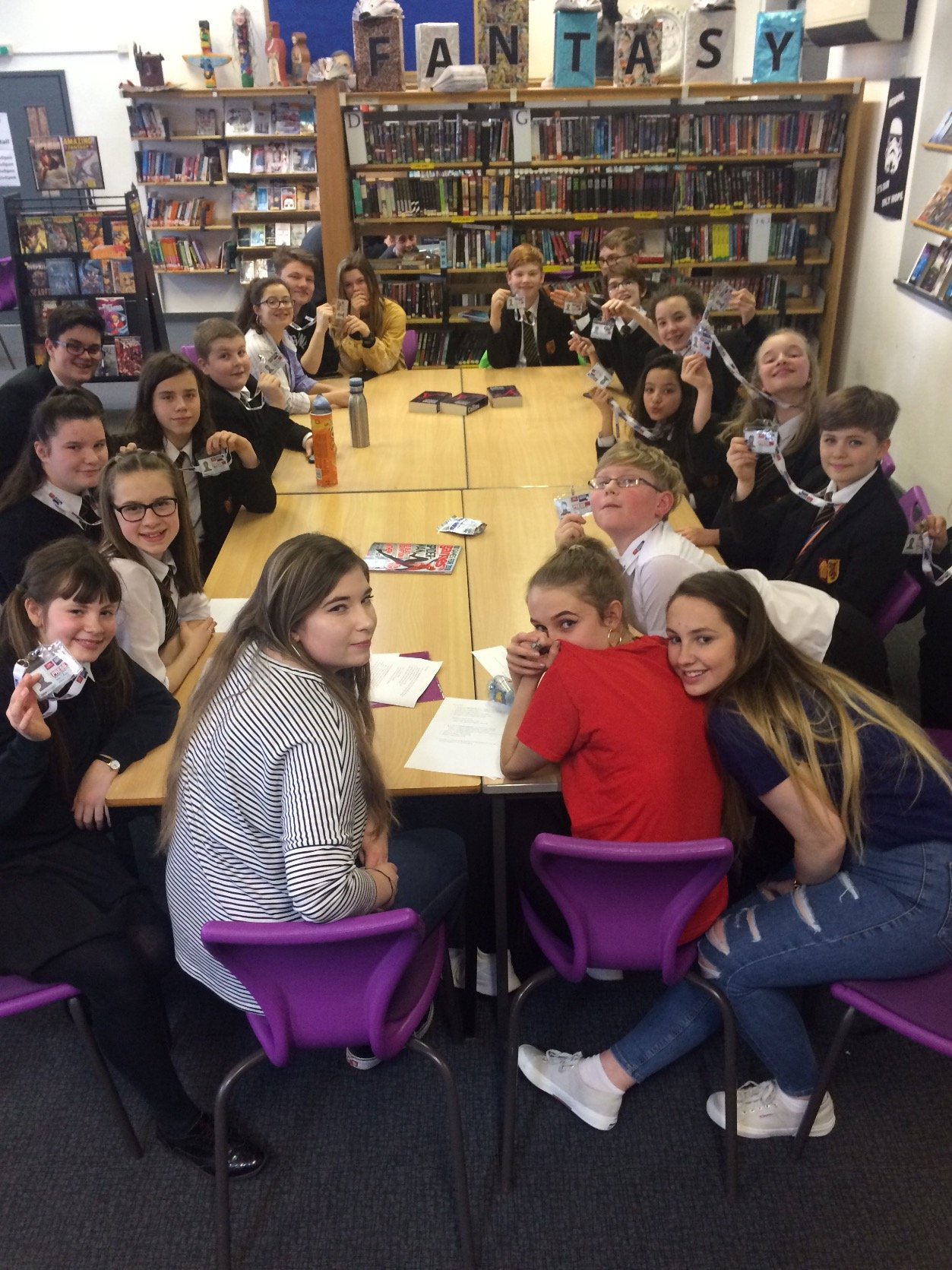 HuishLibrary's profile picture. 📚Reading is what? Fundamental!📚