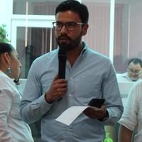 Duranguense, Padre de 2 hijos, Estudiante de la vida, orgullosamente Maestro de Profesión.