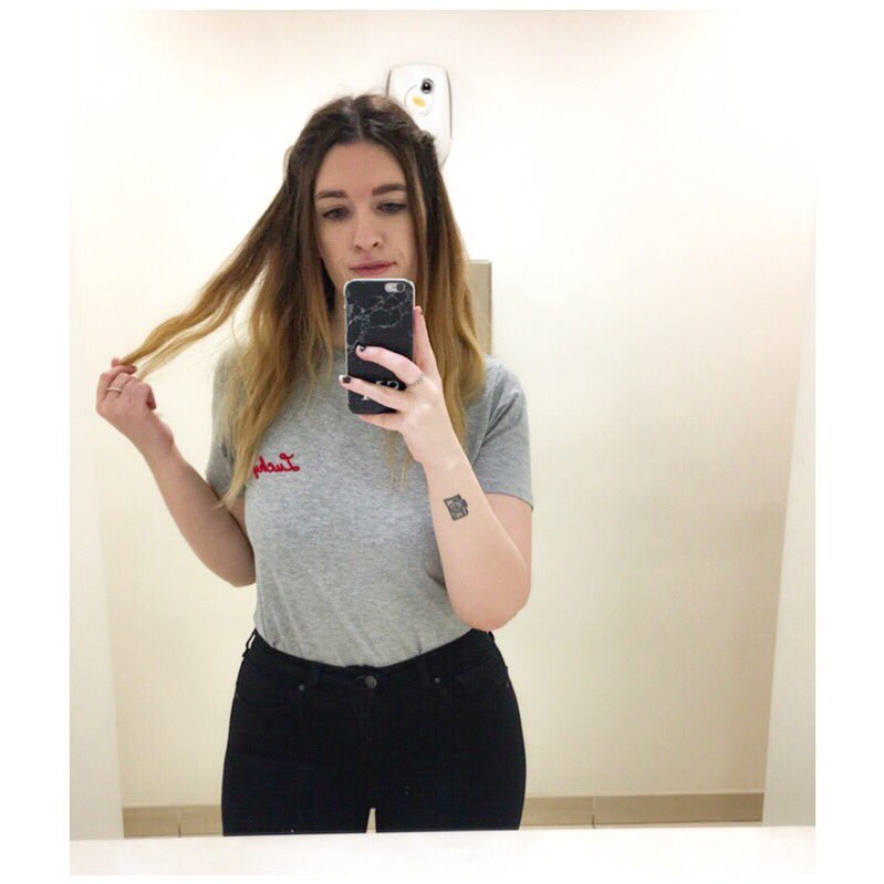 Steph_McConvill's profile picture. Photographer | Designer | Reader | Business Founder | Still a General Loser ✌🏻