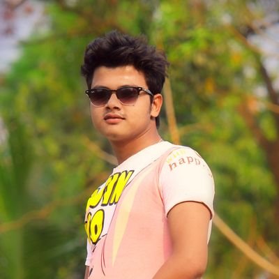 তোমার শূন্যতা অনুভব করা যদি ভালোবাসা হয় তাহলে আমি তোমাকে প্রতি টা মুহূর্ত ভালোবাসি,,,,,