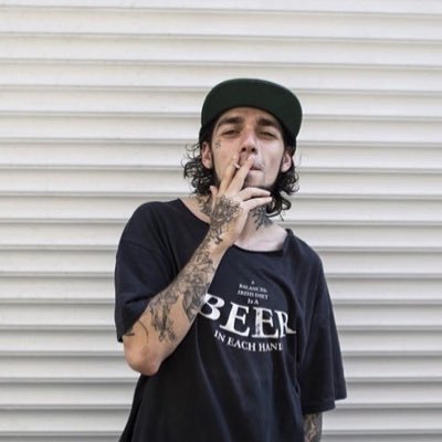 muptezheII's profile picture. my head is look like testicle