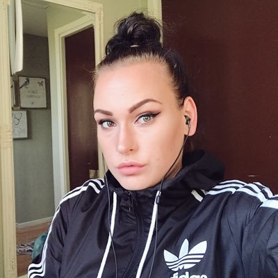 emilyxwe's profile picture. 