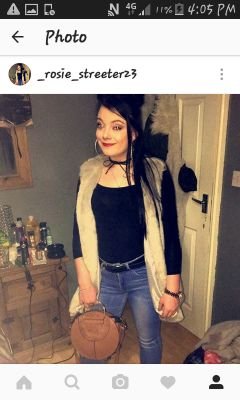 rosie199300's profile picture. 