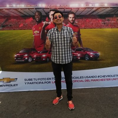 GUZANORODMAN's profile picture. Nací en una tierra rodeada de silencio y raíces coronada con lentos arboles llamada Temuco IX región de chile... Comunicador escénico y locutor profesional...