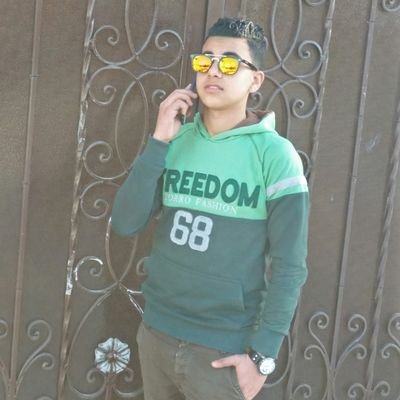 عن البناات الي بتعكسني ف الشاارع😢😢✋
هه ✊
معندكمش اخواات صبياان 😂😂✊