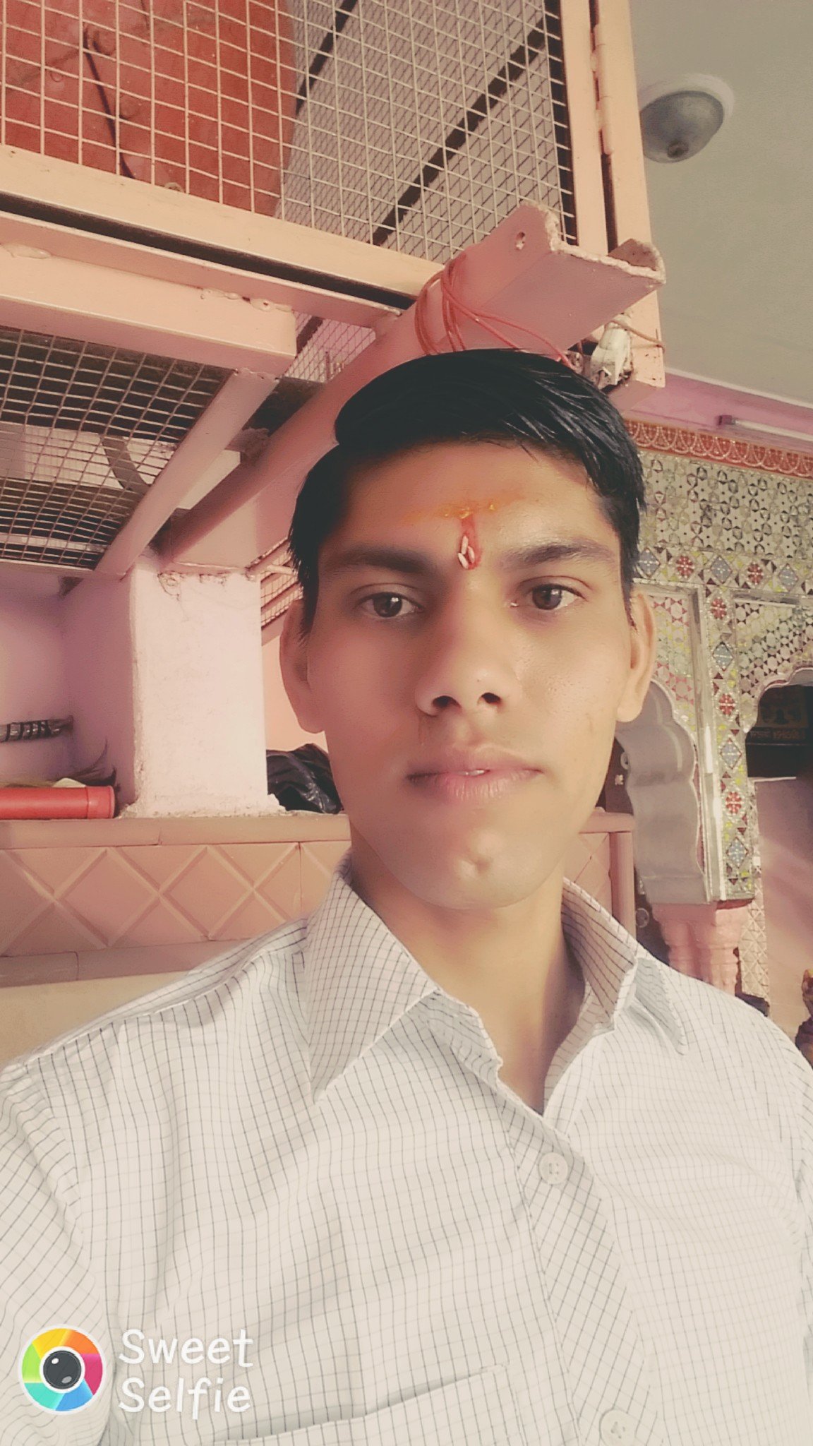 dheeraj80475280's profile picture. 13-04-1993