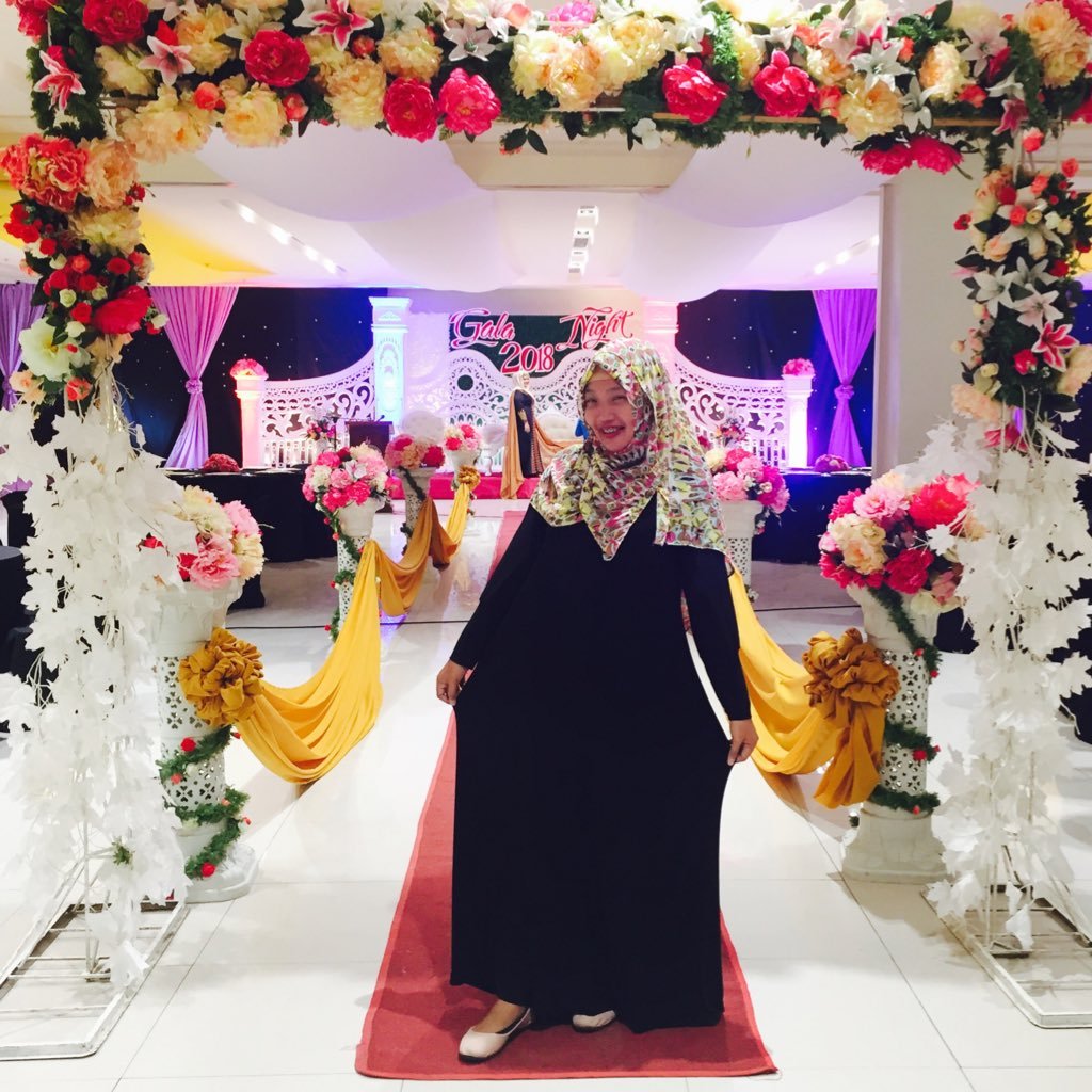 apoltxik's profile picture. 