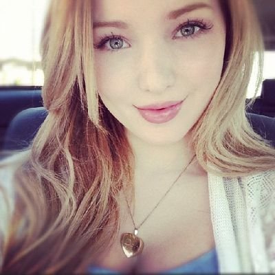 She was in love with all the little things. /RP and FL only\ 18+.