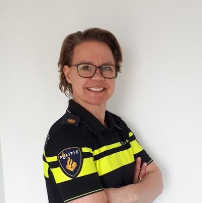 Carolien Abrahams, 
wijkagent Oirschot 
Telefoonnummer 0900-8844

Instagram : wijkagent_carolien