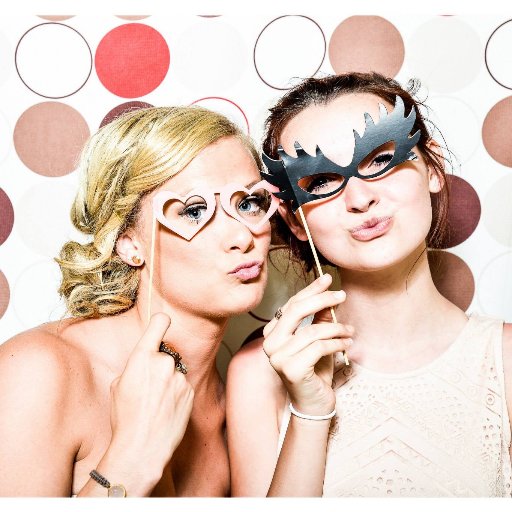 OutletAppeal's profile picture. Welcome to Outlet Apeal! We Offer FREE SHIPPING worldwide for Fashion, Footwear, Home Decor, Health & Beauty, Electronics, and more! Watch out for good deals!