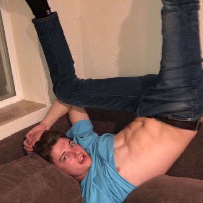 MaxwellWalter_'s profile picture. b u r g e r  k i n g   f o o t  l e t t u s