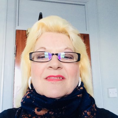 Susangr18270994's profile picture. 