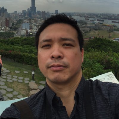 philoange's profile picture. 天王寺高校ラグビー部出身🏉京都大学でアメリカンフットボール部🏈3年時に社会人王者を日本選手権ライスボウルで倒し日本一。大学王座決定戦甲子園ボウルMVP。QBレイティング歴代7位。4年時主将。甲子園連覇。年間最優秀選手賞ミルズ杯。TBS勤務。報道カメラマン、北京特派員、社会部記者を経てプロデューサー。小中は野球⚾️