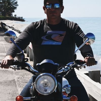 jsarasota's profile picture. 🚴 🏃 🌴 🌞 💏 🌱 😂