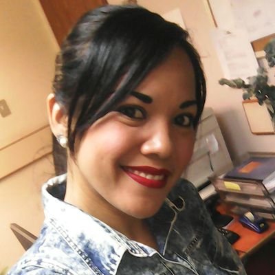 yulianadesi's profile picture. 