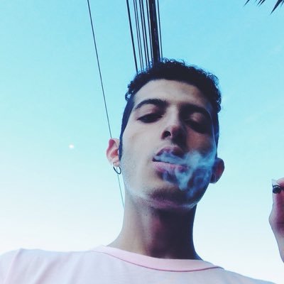 heygiovani's profile picture. Sorry I don't speak human 🍕✨