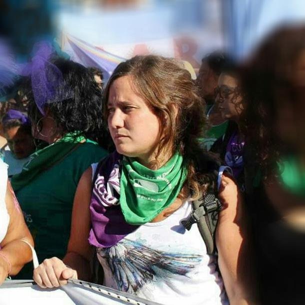 Activista sindical, feminista y socialista.
Trabajadora Judicial y Lic. en TS.
✊️ Militante del @MSTargentina y @AlternativaJudicial.
Mamá de Cami y Anna 💜