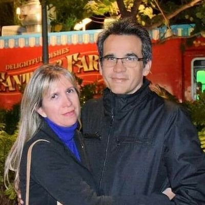 Arturoetorresal's profile picture. De poeta, musico y loco, todos tenemos un poco.