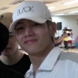this is a free follow, go follow and give love to @jungkookdetail ❤️