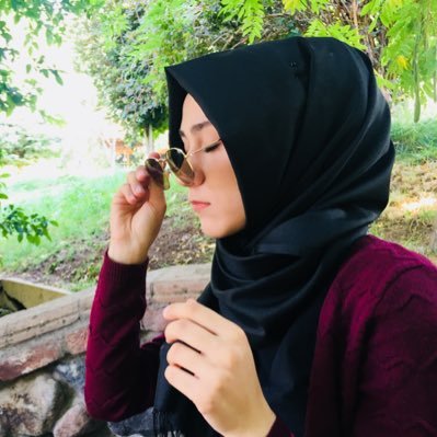 varol_z's profile picture. özlüyor. içindekiyle dışarda dolaşmaz, dışardakini de içine almaz. hiç'ya; farkında. ERÜ. Married.