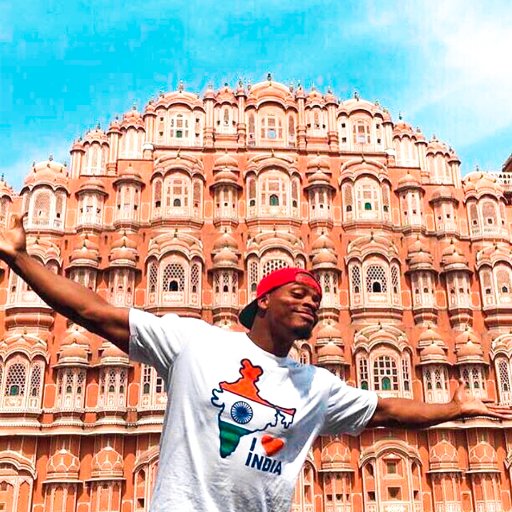 Traveling while promoting positivity and Philing the culture! IG: Philwaukee