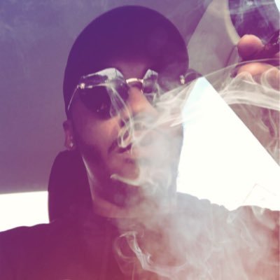 EmoneyMg's profile picture. 