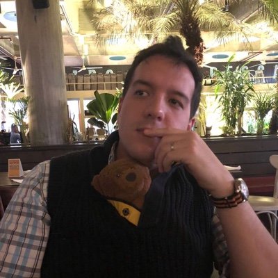 Publicista, fotógrafo y líder de opiniones personales. A veces me gusta el fútbol pero siempre soy papá.