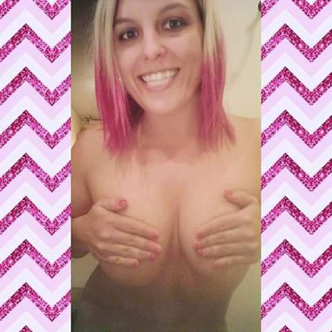 Adult Entertainer, model, stripper, amateur pornstar, burlesque performer, and life lover! :)