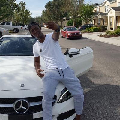 Iamsmileyj's profile picture. 