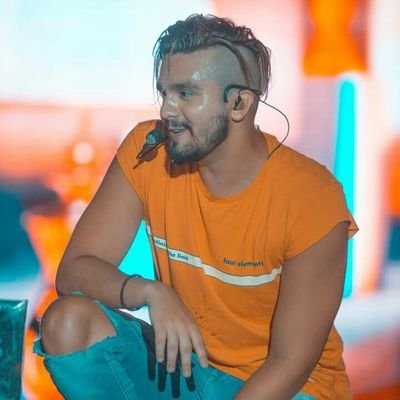 Por isso lute, até lhe faltarem forças, mesmo quando o caminho parecer sombrio. LS